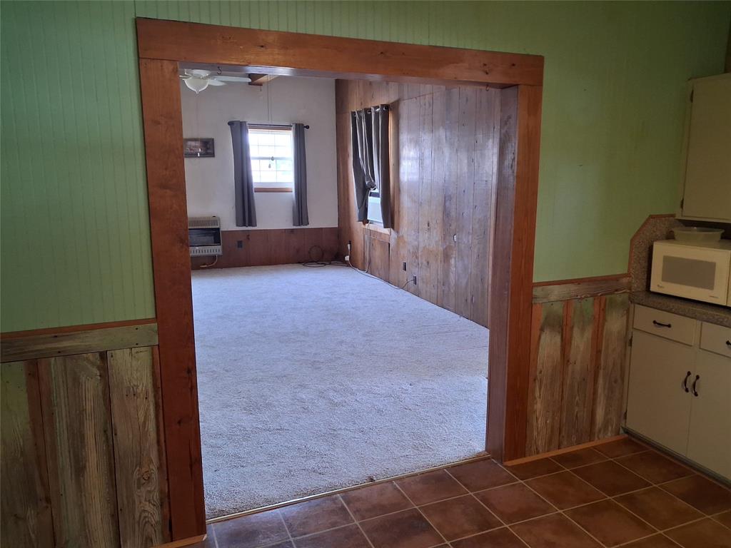 310 N Trinity Street Property Photo 6