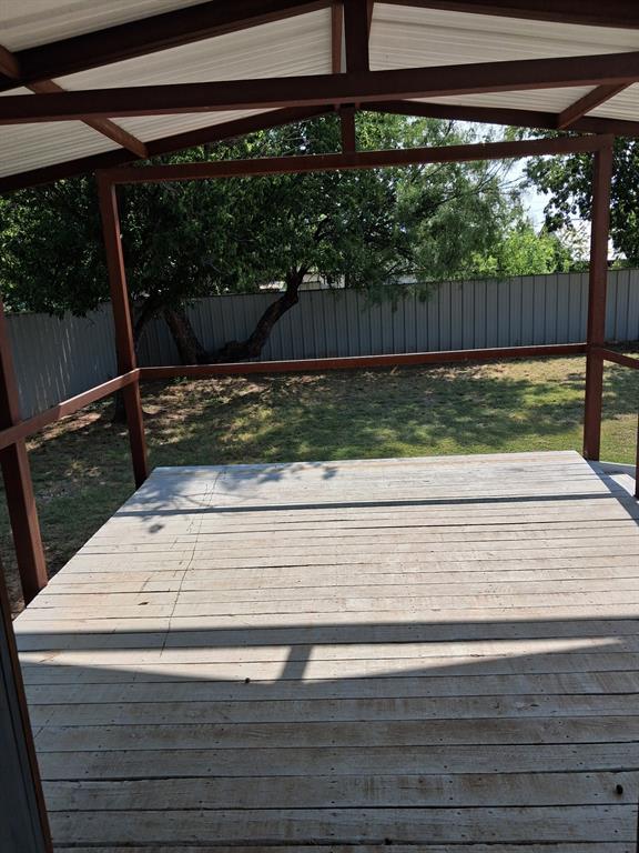 310 N Trinity Street Property Photo 28