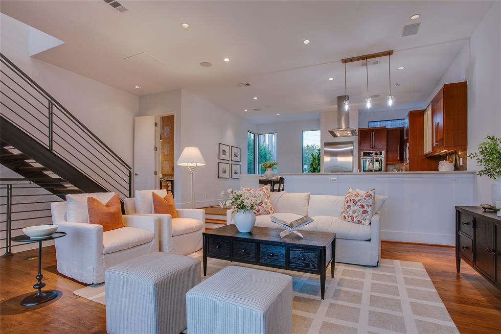 433 Trinity River Circle Property Photo 4