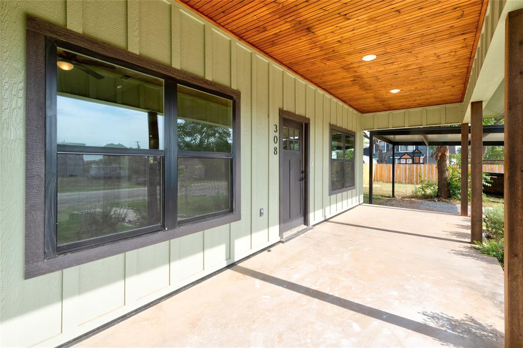 308 Yucca Property Photo 5