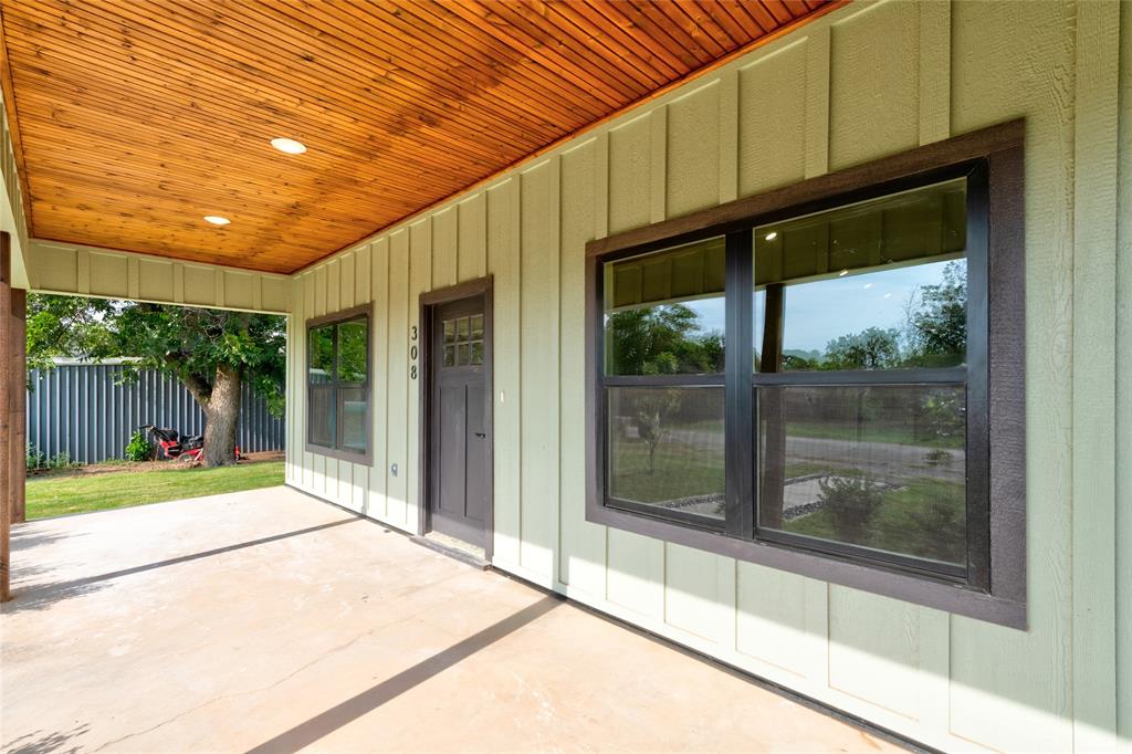 308 Yucca Property Photo 6