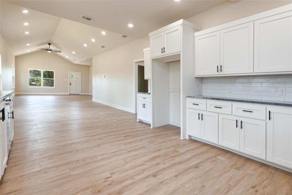 308 Yucca Property Photo 19