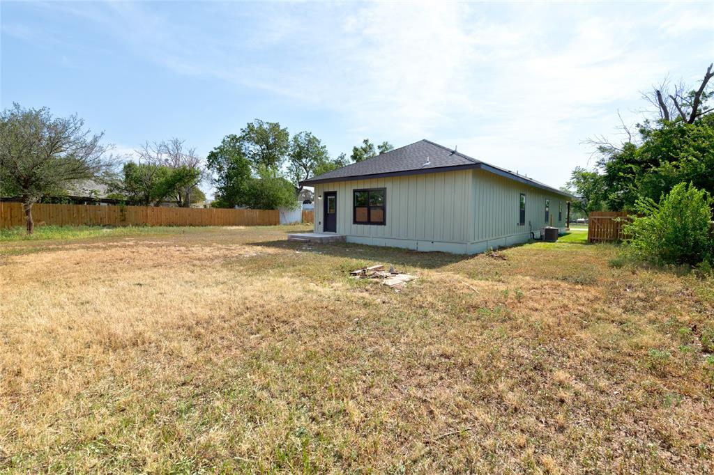 308 Yucca Property Photo 37