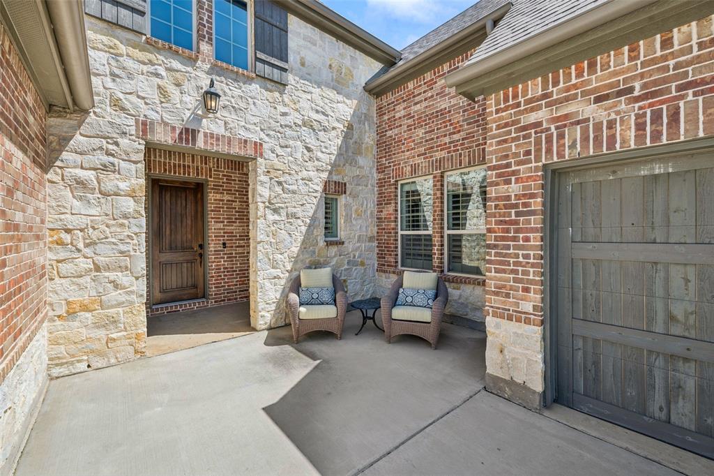 2700 Castlebridge Property Photo 3