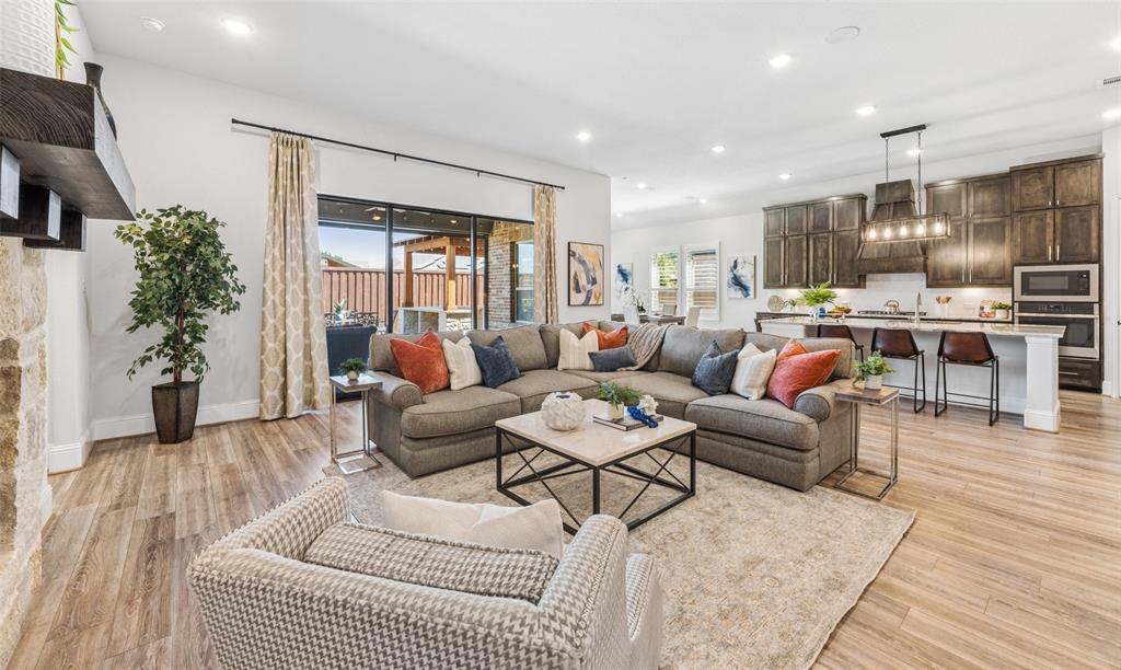 2700 Castlebridge Property Photo 8