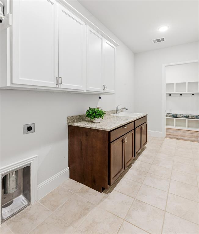 2700 Castlebridge Property Photo 29