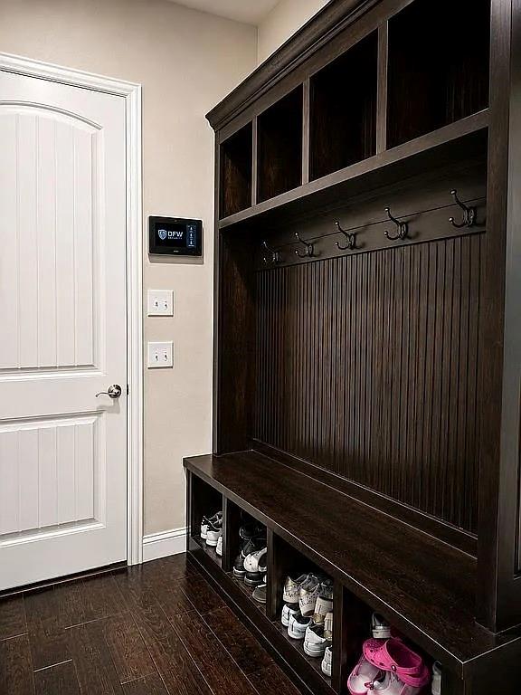 2828 Stadium View Drive Property Photo 8
