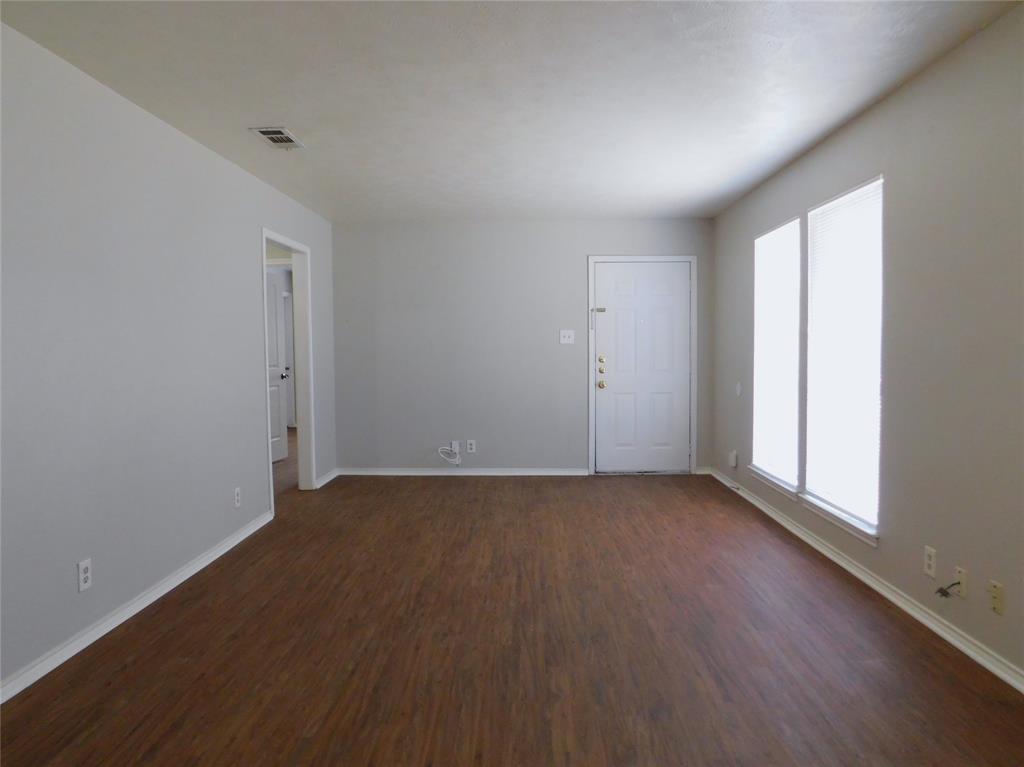 3305 Gardenview Circle Property Photo 4