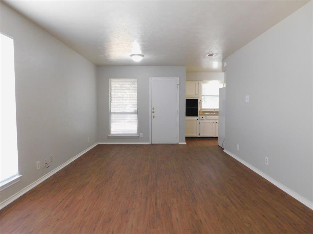 3305 Gardenview Circle Property Photo 5