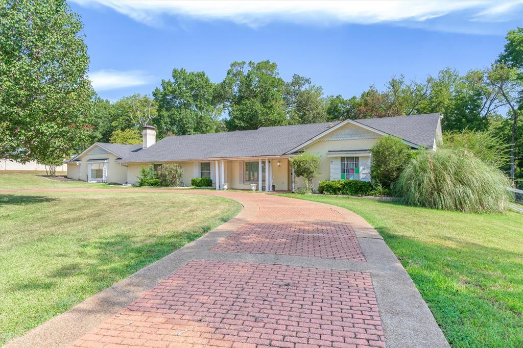 522 W High Street Property Photo 1