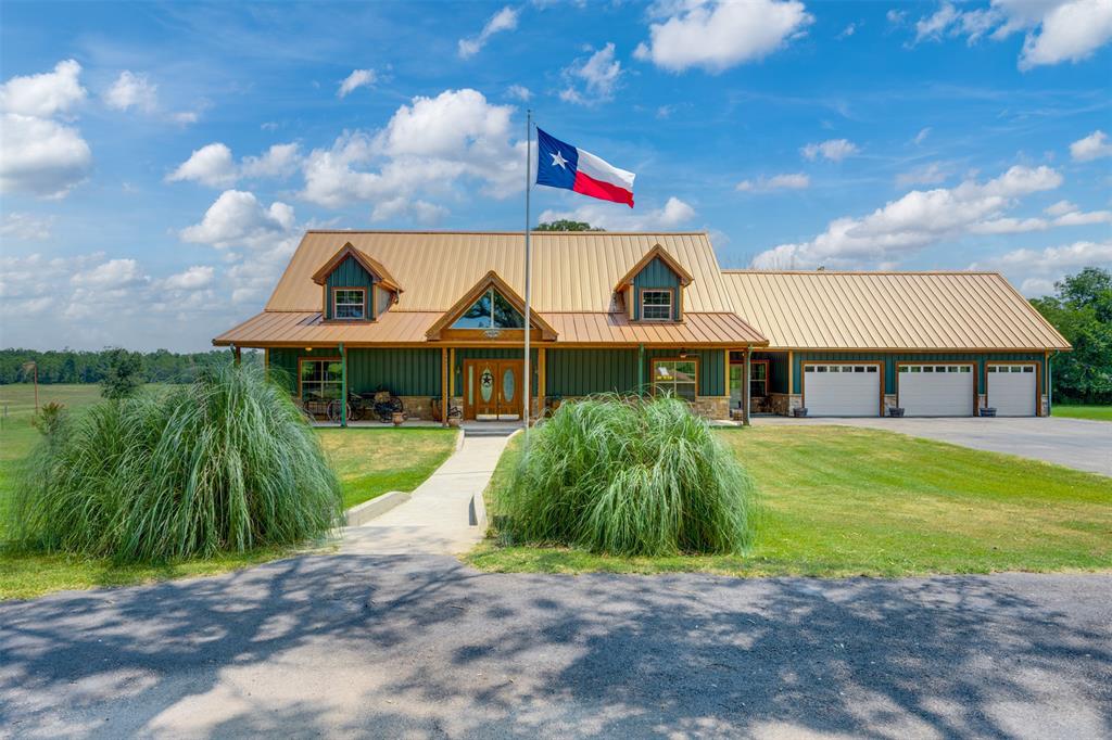 1521 County Road 3117 Property Photo 1