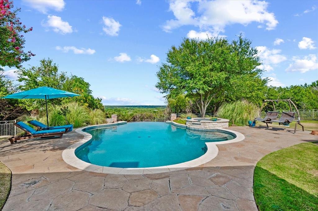 200 Falcon Ridge Property Photo 2