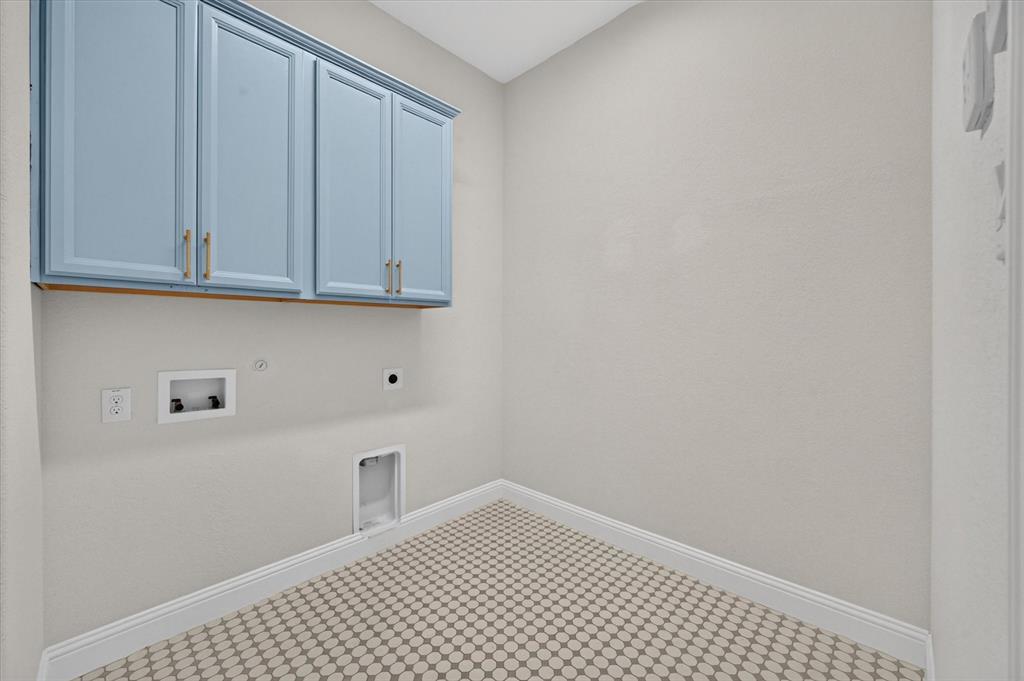 13683 Fernando Road Property Photo 38