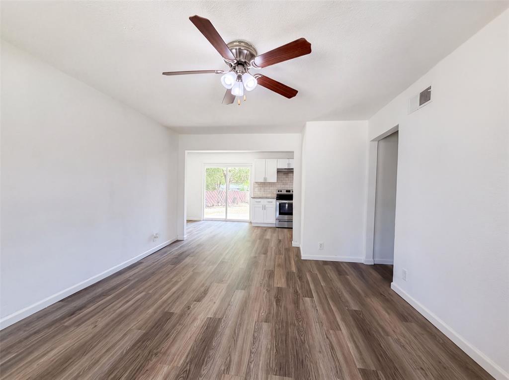 2505 Plaza Street Property Photo 3