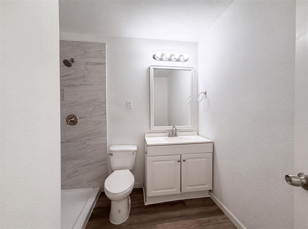 2505 Plaza Street Property Photo 8