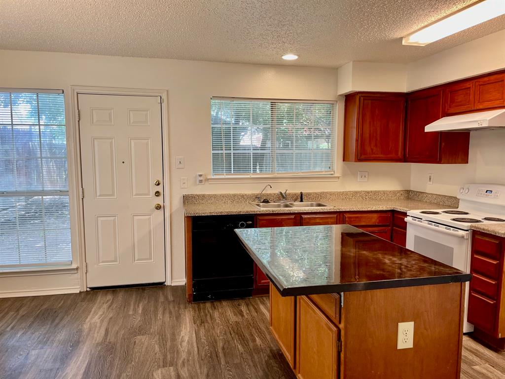 5202 Sherburne Drive Property Photo 9