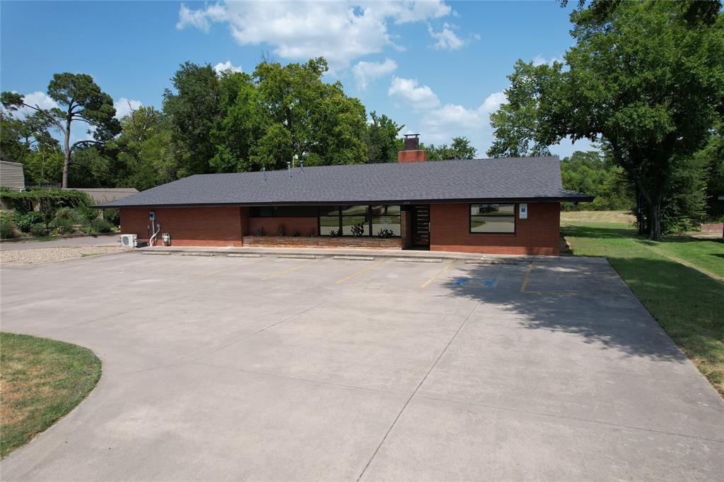 614 Oak Avenue Property Photo 1