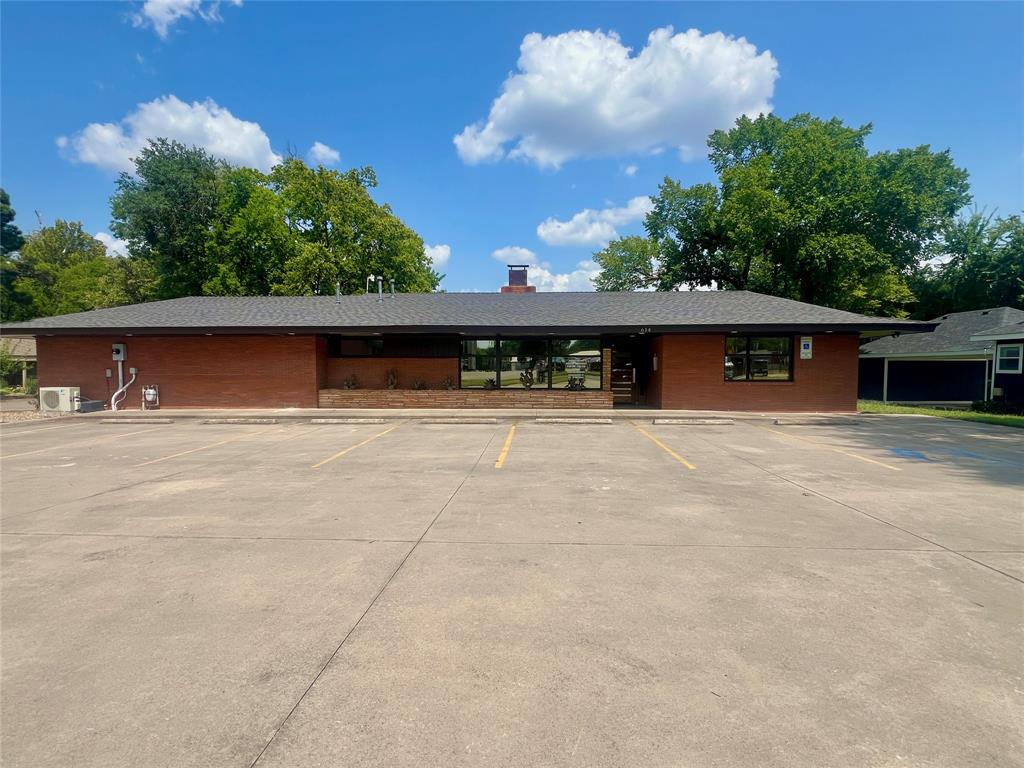 614 Oak Avenue Property Photo 2