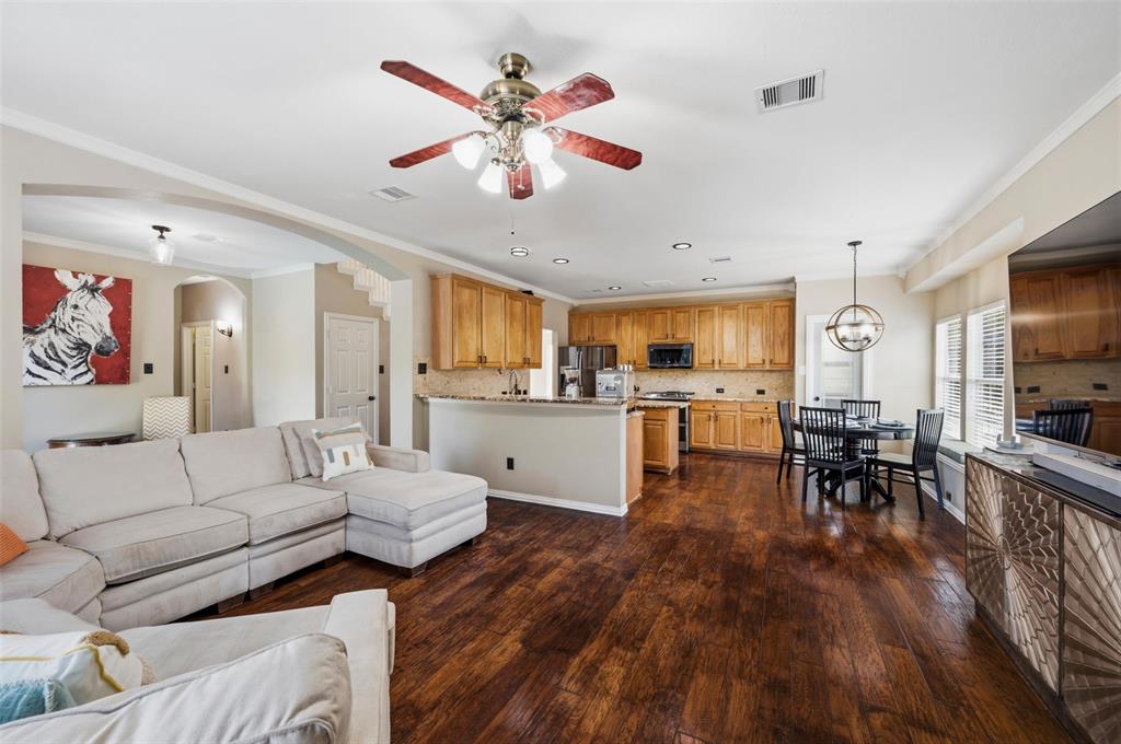 1328 Carriage Lane Property Photo 8