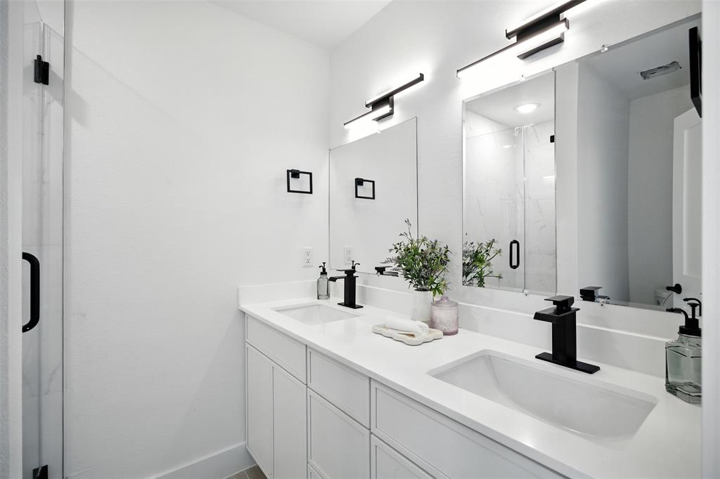 312 N Lancaster Avenue 1 Property Photo 19