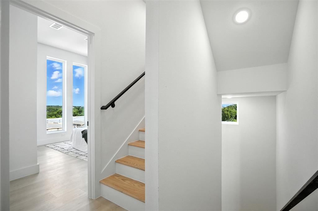 312 N Lancaster Avenue 1 Property Photo 27