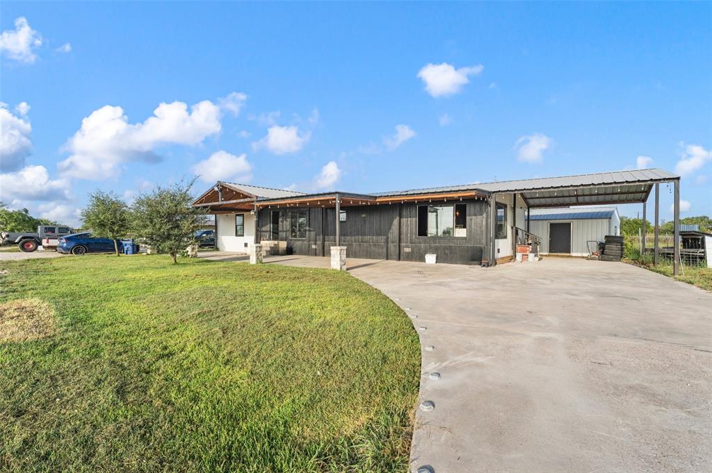 112 County Road 4028a Property Photo 1
