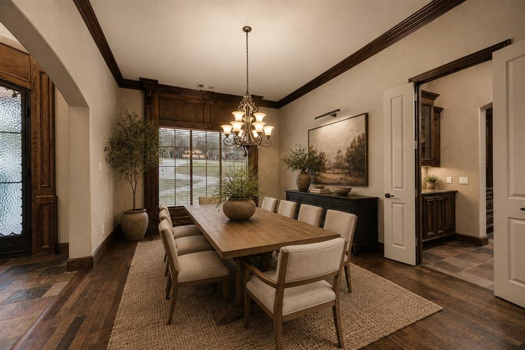 685 Knob Hill Court Property Photo 7