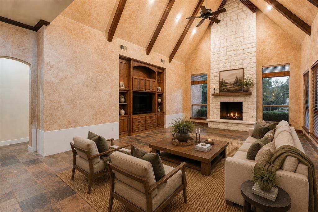685 Knob Hill Court Property Photo 8