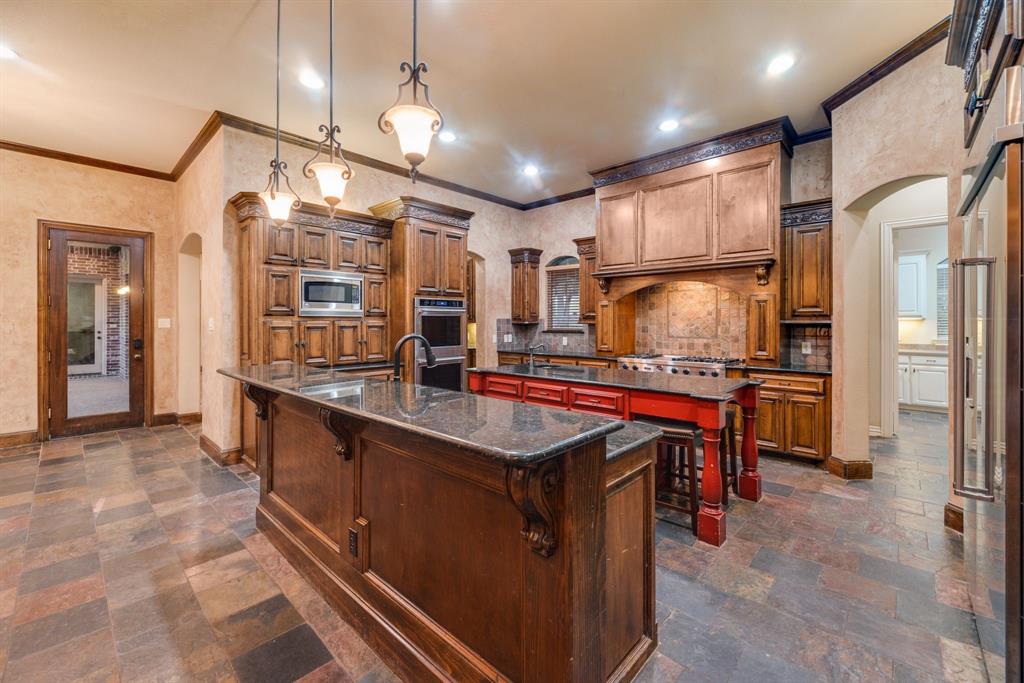 685 Knob Hill Court Property Photo 12
