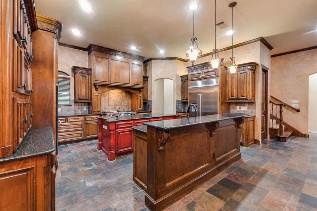 685 Knob Hill Court Property Photo 13