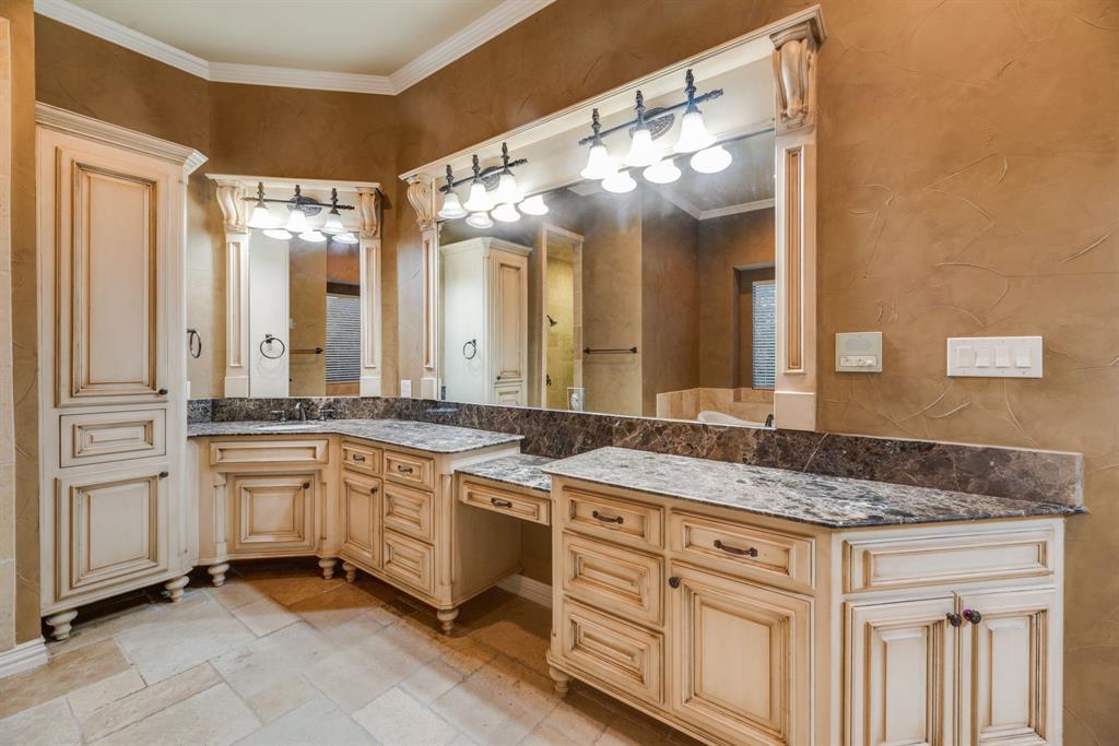 685 Knob Hill Court Property Photo 16