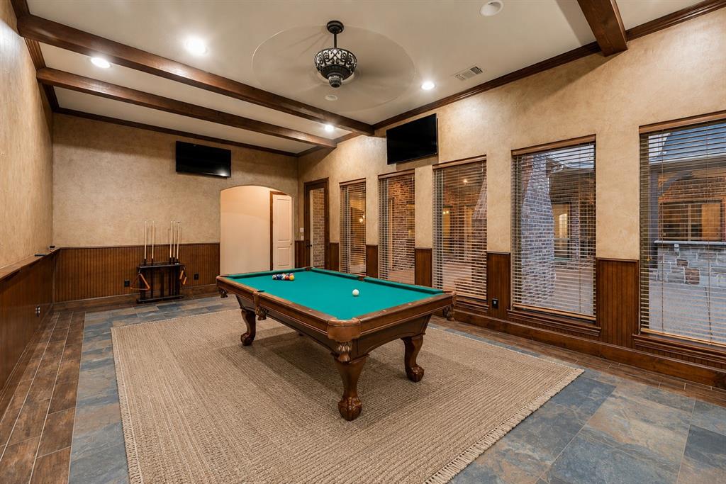 685 Knob Hill Court Property Photo 18