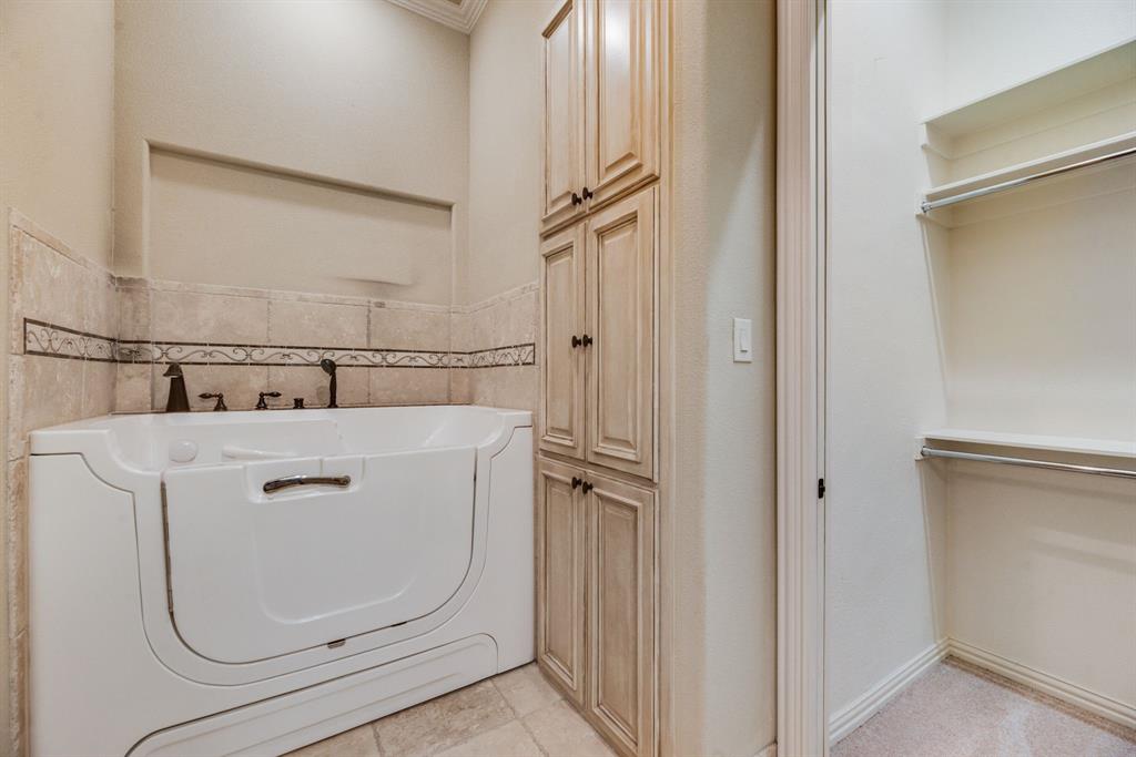 685 Knob Hill Court Property Photo 25