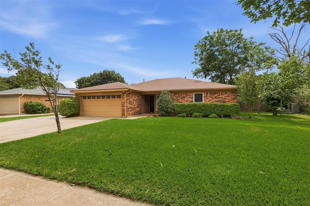 1104 Monterrey Street Property Photo 4