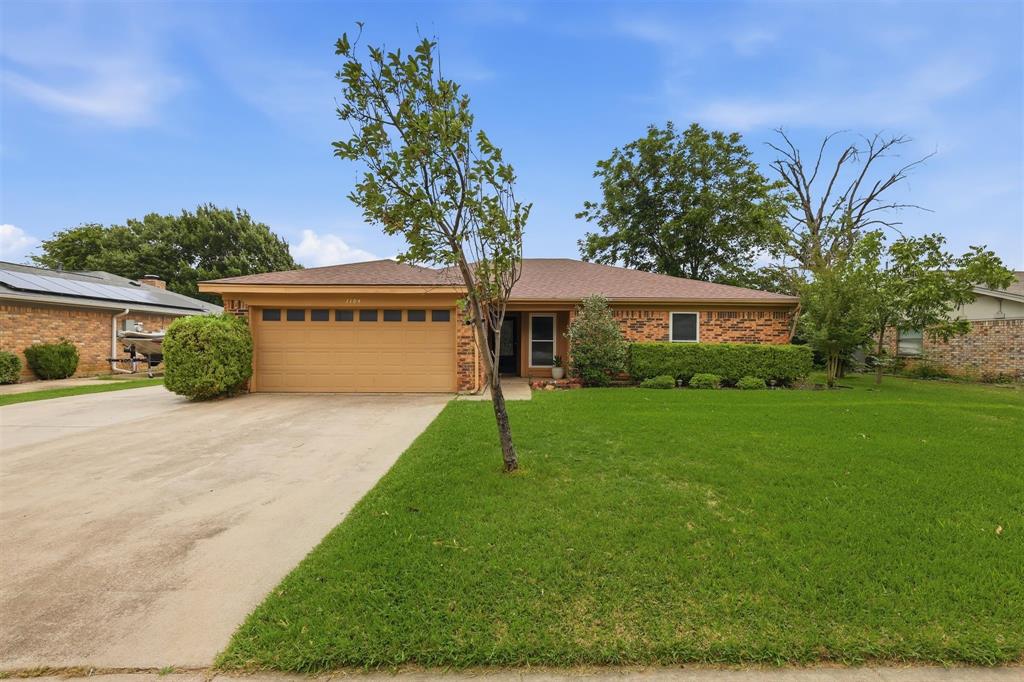 1104 Monterrey Street Property Photo 5