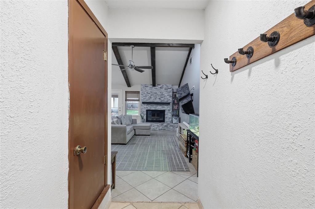 1104 Monterrey Street Property Photo 9