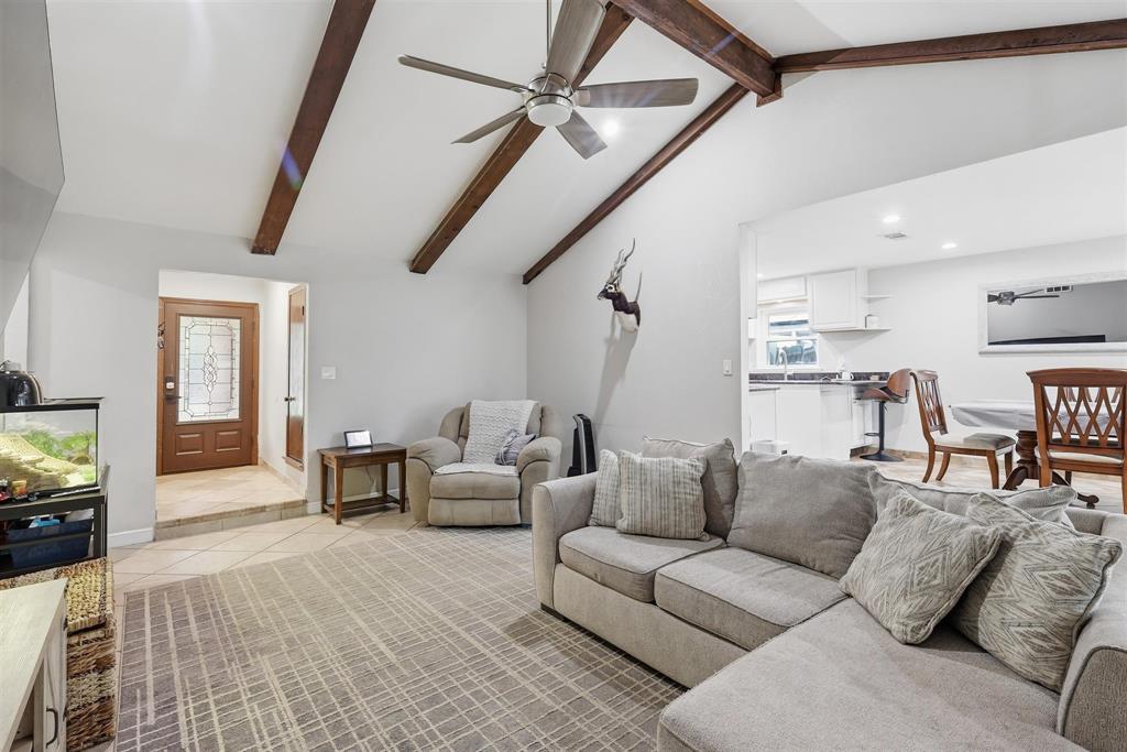 1104 Monterrey Street Property Photo 14