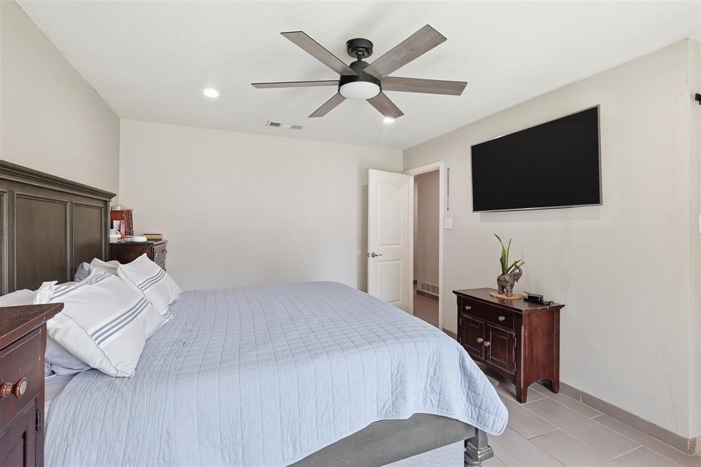 1104 Monterrey Street Property Photo 23