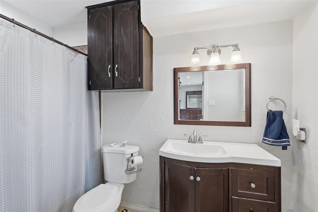 1104 Monterrey Street Property Photo 25