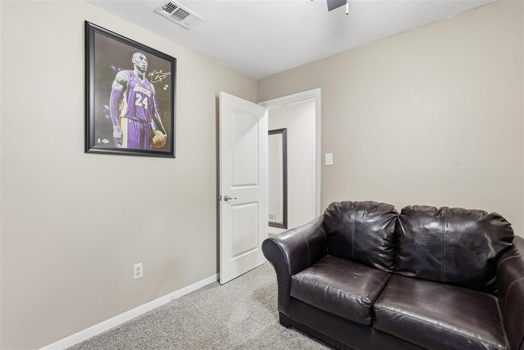 1104 Monterrey Street Property Photo 27