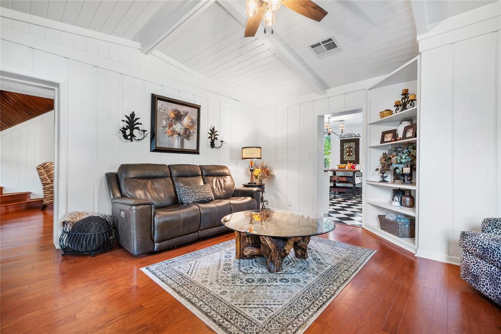 415 N Avenue I Property Photo 7