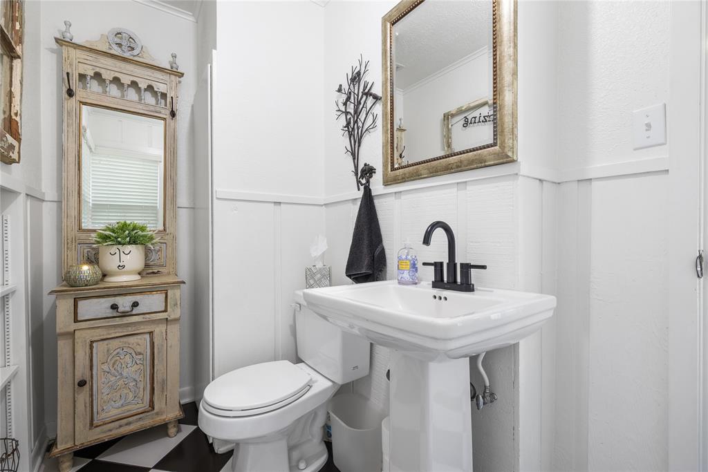 415 N Avenue I Property Photo 8