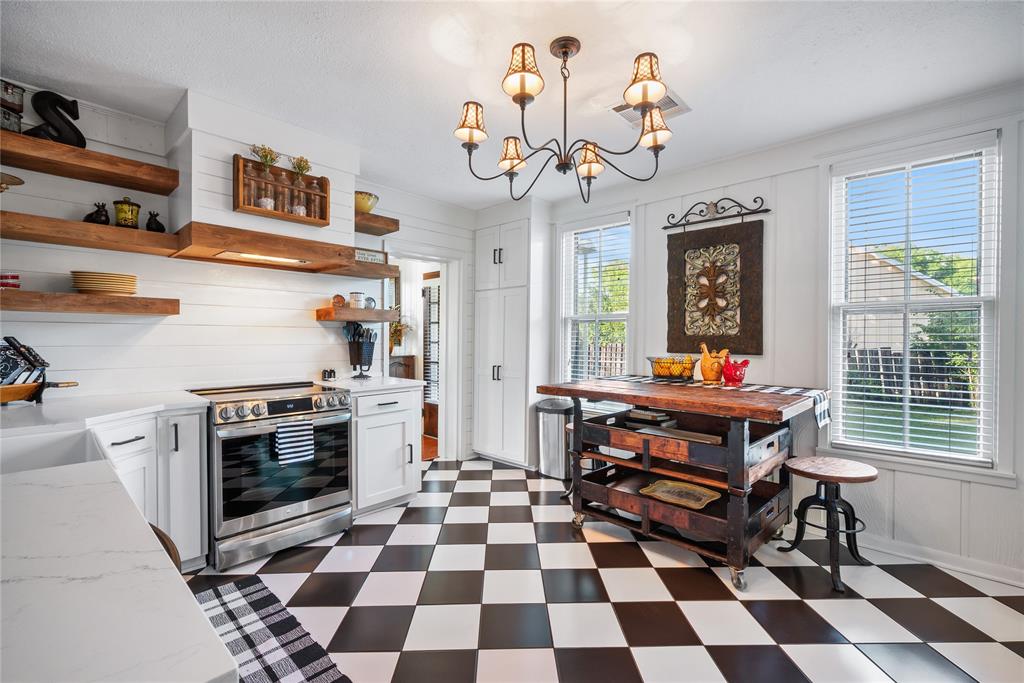415 N Avenue I Property Photo 10