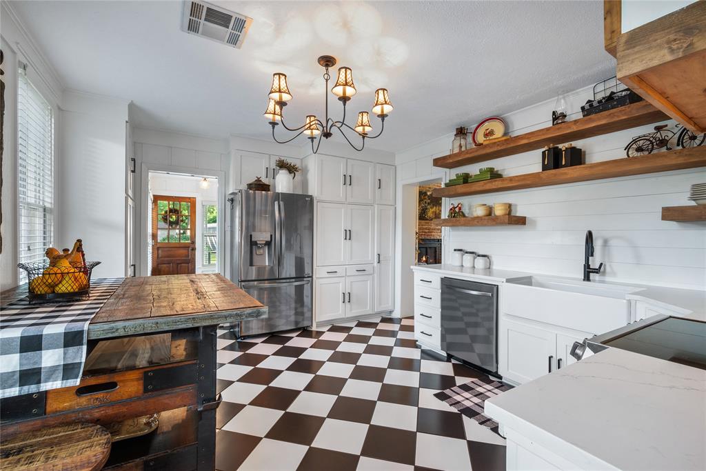 415 N Avenue I Property Photo 11