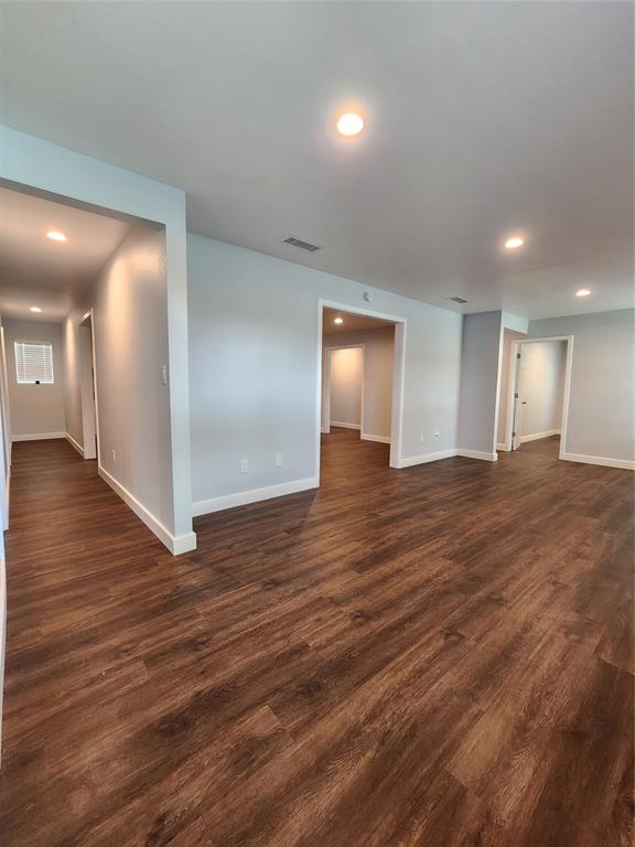 808 S Bois D Arc Property Photo 5