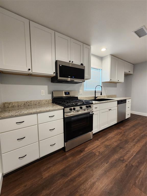 808 S Bois D Arc Property Photo 9