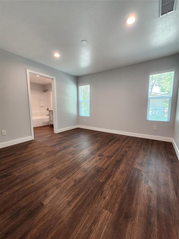 808 S Bois D Arc Property Photo 11