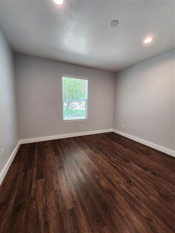 808 S Bois D Arc Property Photo 15
