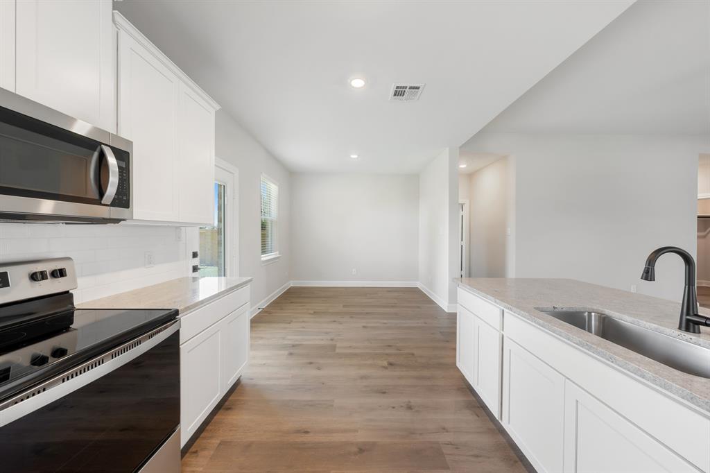 301 Magnolia Boulevard Property Photo 3