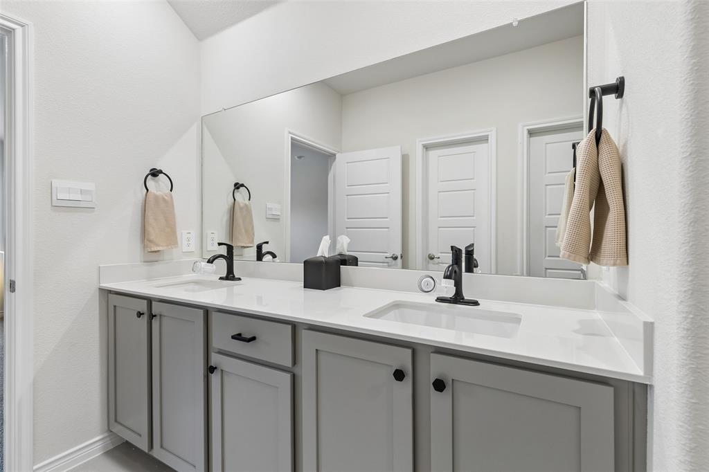 9813 Cherrywood Way Property Photo 16